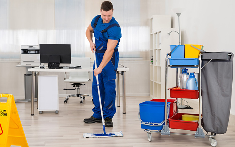 اهمیت نظافت کف محل کار