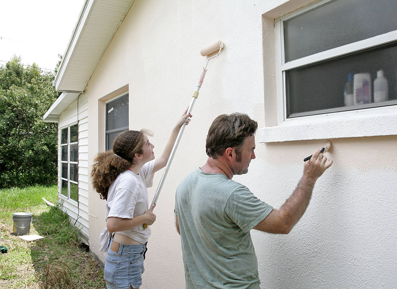 بهترین ابزار برای نقاشی نمای ساختمان و بیرون از خانه کدامند؟