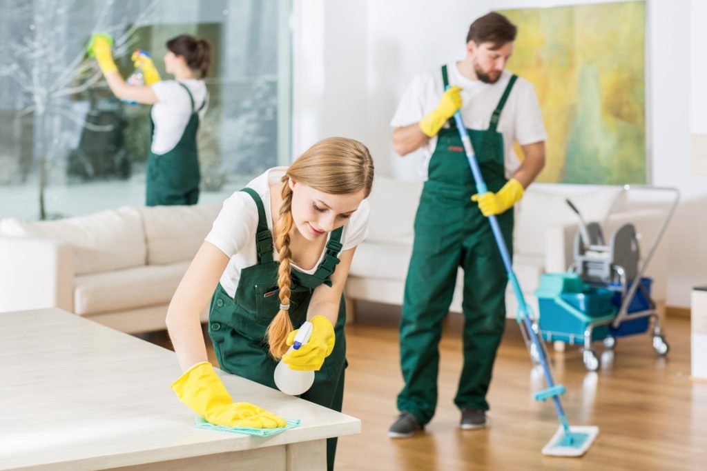برای نظافت منزل نظافتچی خانم بهتر است یا آقا ؟برای نظافت منزل نظافتچی خانم بهتر است یا آقا ؟