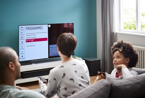 تلویزیون های هوشمند معمولا اتصال به اینترنت دارند جز موارد خاص که قابل تعمییر است