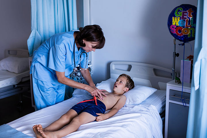 به محض مشاهده اولین علائم آپاندیس در کودکان، سریعا به پزشک مراجعه کنید