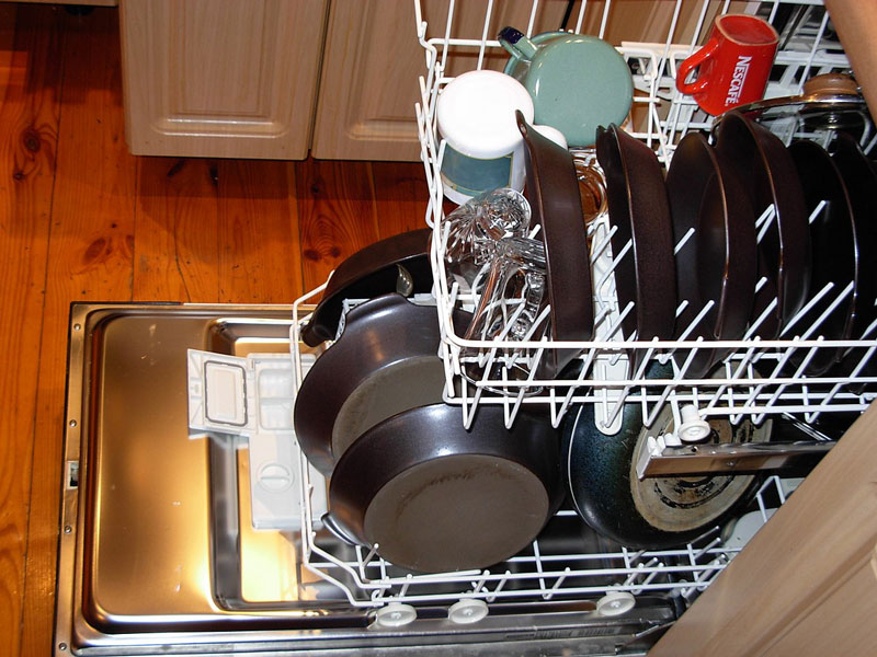 چیدن ظروف در ماشین ظرفشویی