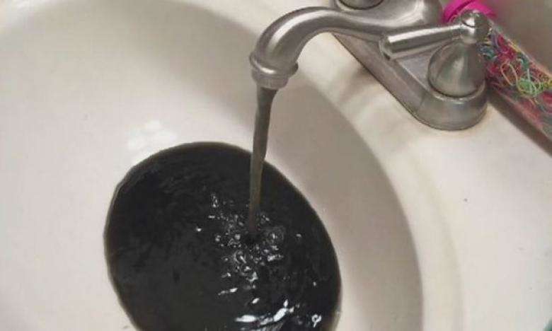 علت تغییر رنگ آب