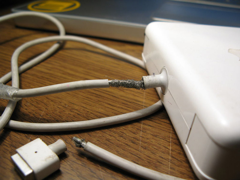 تعمیر کابل شارژ با 4 روش اصولی تعمیر کابل موبایل و لپ تاپ