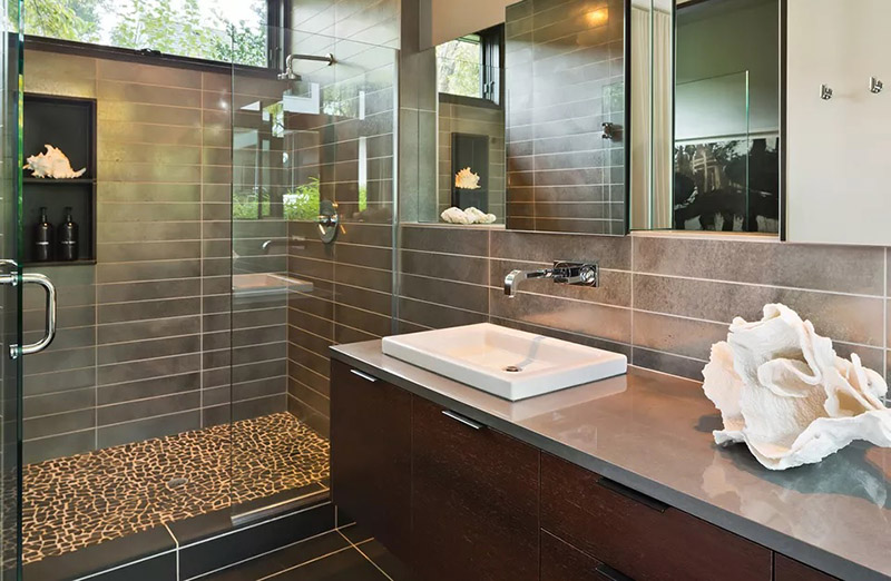 ایده‌های جالب بازسازی و تغییر دکوراسیون حمام و دستشویی با نصب انواع دوش حمام