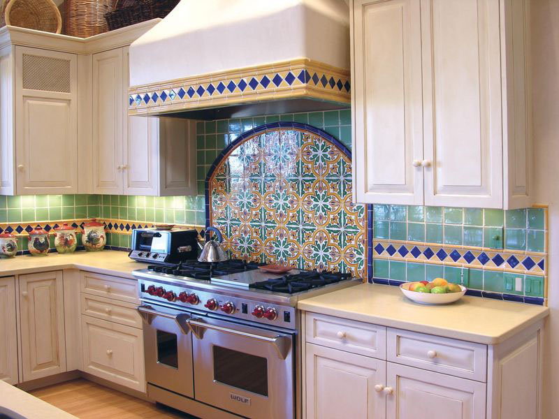 تنوع رنگ و خلاقیت در زمینه تولید مدل کاشی آشپزخانه ایرانی روز به روز در حال افزایش است