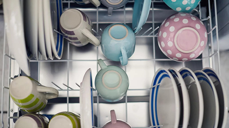 با استفاده از سنگ زئولیت در ماشین های ظرفشویی، تحولی قابل توجه در سیستم خشک شدن ظروف ایجاد شده است و این اتفاق با سرعت و کیفیت بالاتری رخ می دهد.