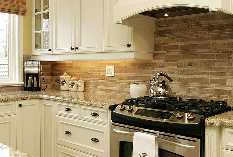 انعکاس نور و نحوه نورپردازی آشپزخانه شما دو مؤلفه مهم در زیبایی آشپزخانه مدرن شما هستند.