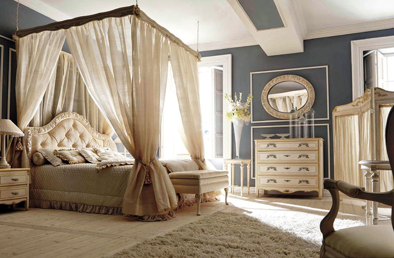 اتاق خواب کلاسیک شامل وسایلی از جنس چوب و رنگ‌هایی تیره می‌شود.