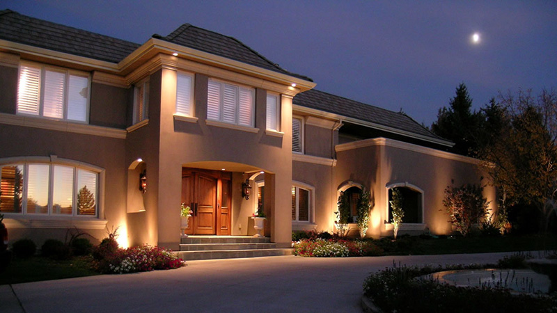 نورپردازی ساختمان برای زیباتر شدن نمای ظاهری ساختمان انجام می‌شود.