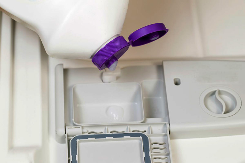 یکی از بهترین و بی‌ضررترین انواع شوینده‌ ماشین ظرفشویی شوینده‌های ژلی هستند.