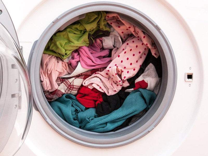 هنگامی‌که درب ماشین لباسشویی به درستی بسته نشود و یا قفل نشود خطای E30 در ماشین لباسشویی نشان داده می‌شود.