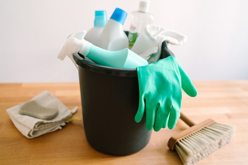 تهیه مواد اولیه و شوینده برای نظافت منزل | انتخاب بهترین موسسه خدماتی | ارایه خدمات نظافتی