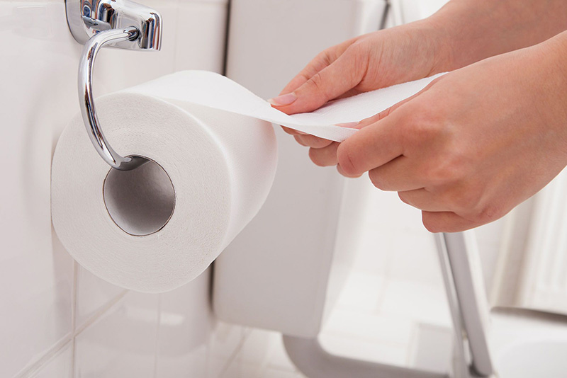 دستمال توالت‌های غیرتجزیه‌پذیر در آب، به هیچ عنوان نباید داخل دستشویی یا چاه انداخته شوند.