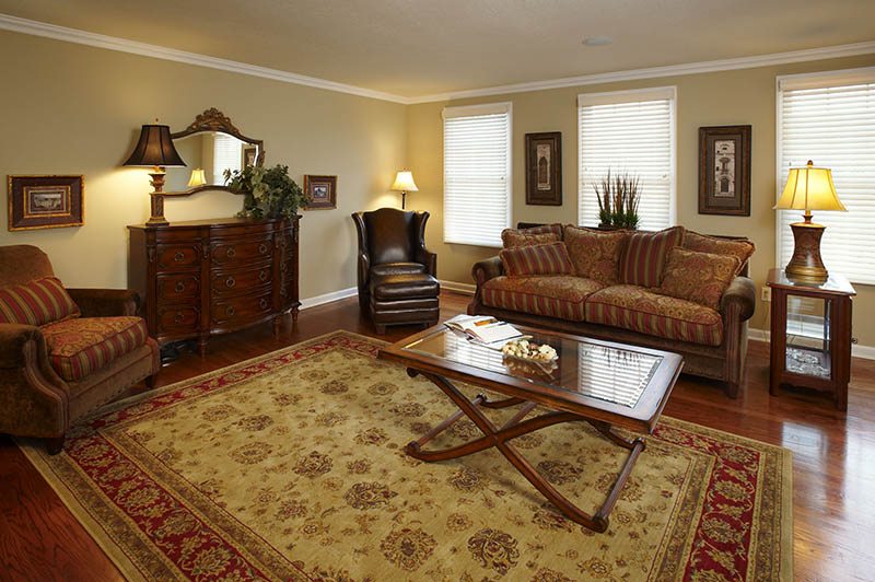 معمولاً بیشتر از فرش‌های طرح‌دار و پرنقش‌ونگار برای سبک کلاسیک استفاده می‌شود.