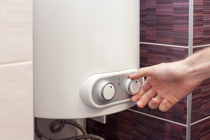 روشن کردن آبگرمکن‌های اتوماتیک معمولاً ساده‌تر از آبگرمکن دستی است. - چگونه آبگرمکن را روشن کنیم