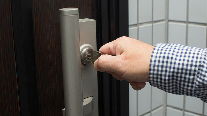 اگر کلید پشت در ضد سرقت بماند، چکار باید کرد؟