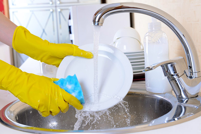 برای شستشوی ظروف با دست، شما ۱۴۰ لیتر آب مصرف می‌کنید. برای شستن همان مقدار ظرف، میزان مصرف آب ماشین ظرفشویی بوش با برنامه شستشوی سریع، تنها حدود ۱۳ لیتر خواهد شد.