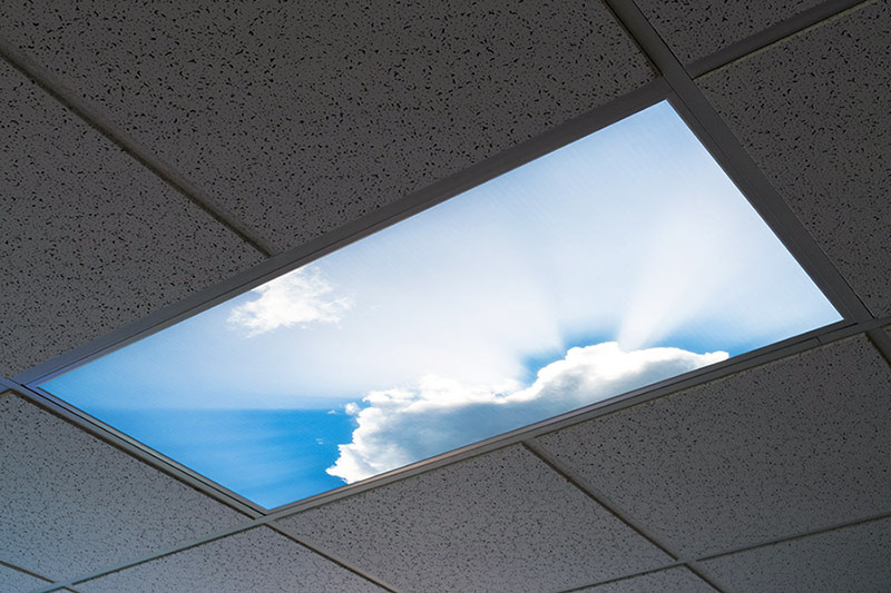 نصب سقف "کاذب آسمان مجازی" برای خلاقیت در نورپردازی سقف سرویس بهداشتی