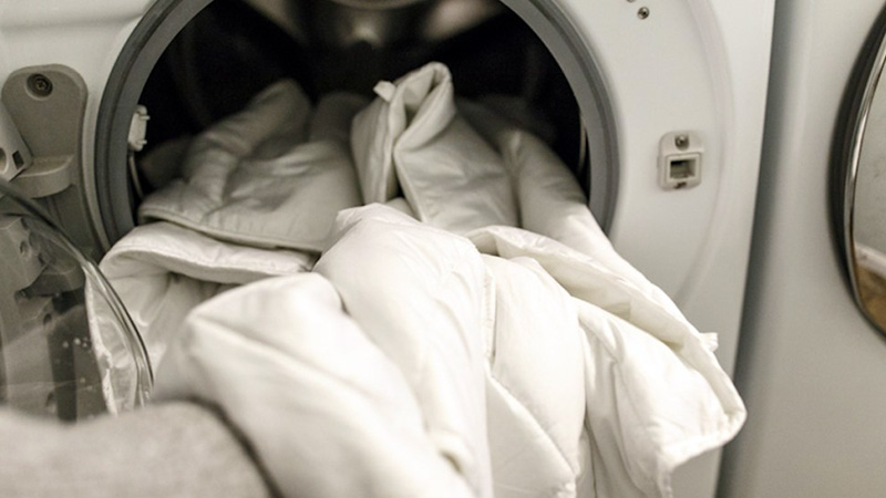 اگر پتو زیادی از ظرفیت ماشین لباسشویی سنگین‌تر باشد، شستن آن به خوبی انجام نمی‌شود.