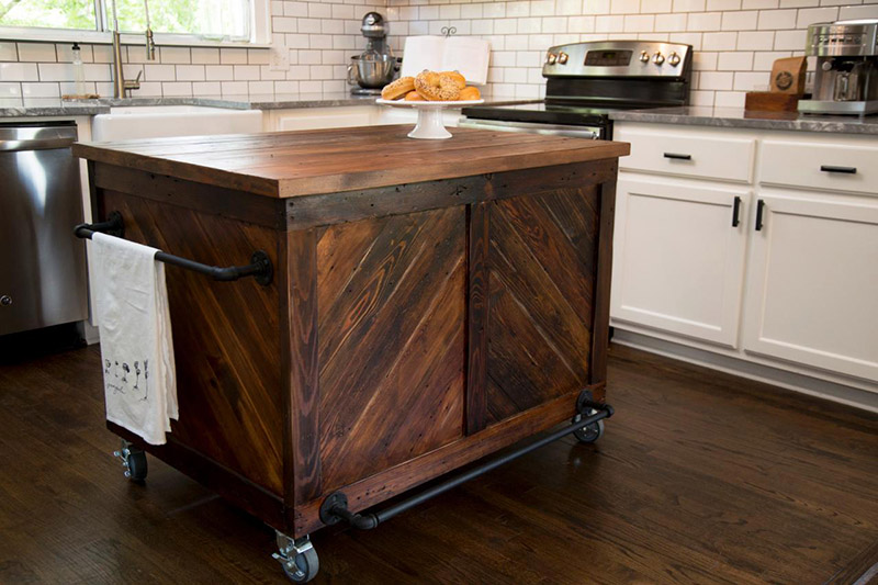 زمانی که از چوب‌های طرح دار در جزیره کابینت چوبی منزلتان استفاده می‌کنید، آشپزخانه را به فضایی خاص و منحصر به‌ فرد تبدیل می‌کنید.