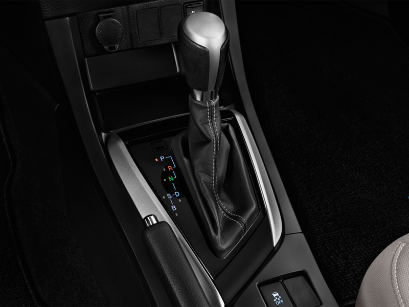 برای دنده عقب با گیربکس cvt باید ماشین را ابتدا متوقف کنید و بعد روی دنده عقب تنظیم کنید.