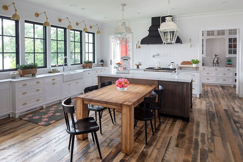 برای اینکه آشپزخانه زیبایی طراحی کنید، می‌توانید از هر نوع میزی که ترجیح می‌دهید و دوست دارید، استفاده کنید.