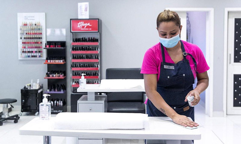 استفاده از خدمات ضدعفونی آرایشگاه موجب می‌شود تا هم کارکنان در آرایشگاه زنانه احساس امنیت بیشتری داشته باشند و هم مشتریان با اطمینان بیشتری برای دریافت خدمات به آرایشگاه بیایند.