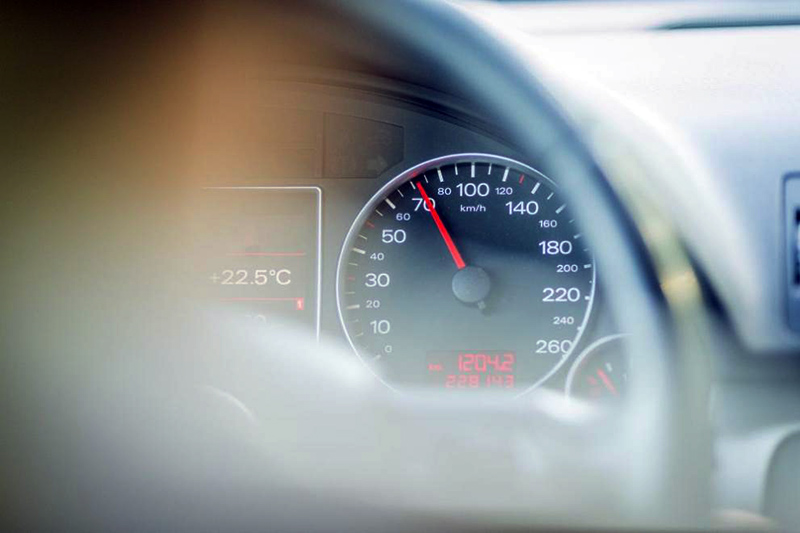 زمانی که از لاستیک زاپاس خودرو با اندازه متراکم استفاده می‌کنید، نباید سرعتی بیشتر از ۸۰ کیلومتر بر ساعت داشته باشید.