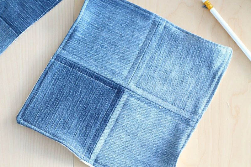ترفند با لباس کهنه: تبدیل لباس‌های جین کهنه به دستگیره آشپزخانه