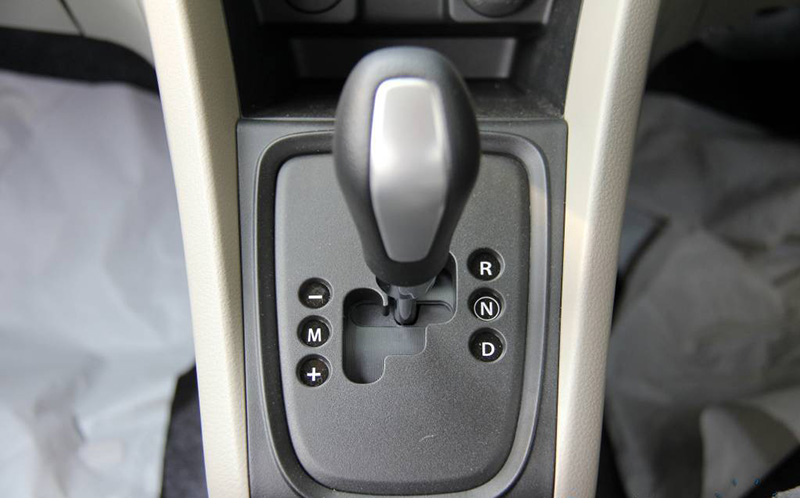 یکی از اصول نگهداری گیربکس اتوماتیک این است که برای حرکت در سراشیبی خودرو را روی حالت خلاص قرار ندهید.
