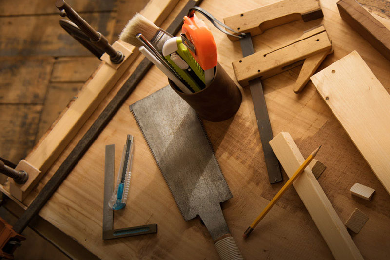 خرید ابزار و وسایل مورد نیاز برای تعمیر کابینت آشپزخانه قدیمی