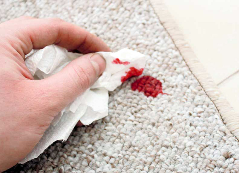 سرکه سفید؛ یک محلول قوی خانگی برای تمیز کردن آسان فرش