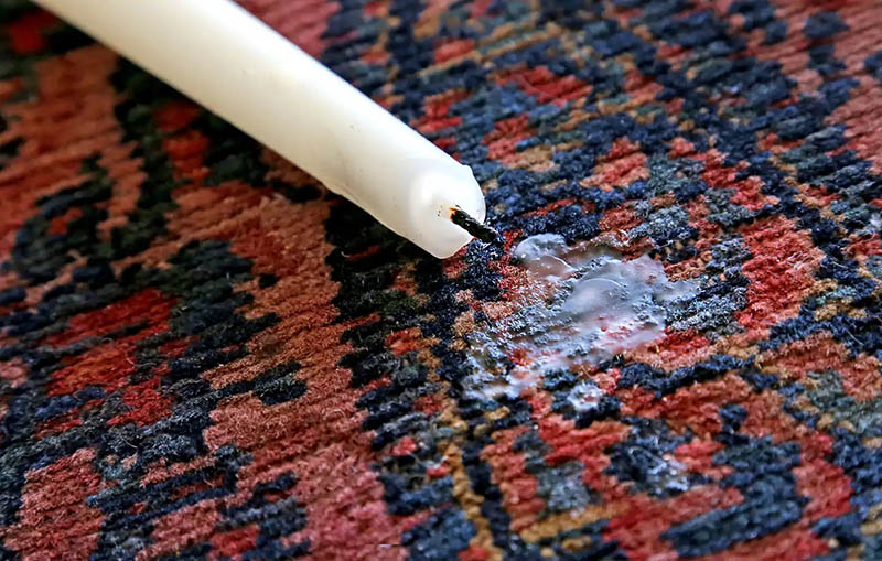 چگونه لکه پارافین و شمع را به آسانی از روی فرش پاک کنیم؟