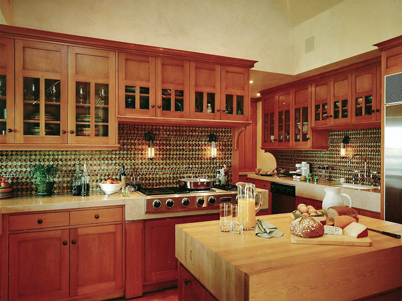 دکوراسیون آشپزخانه و مدل کابینت چوبی کلاسیک
