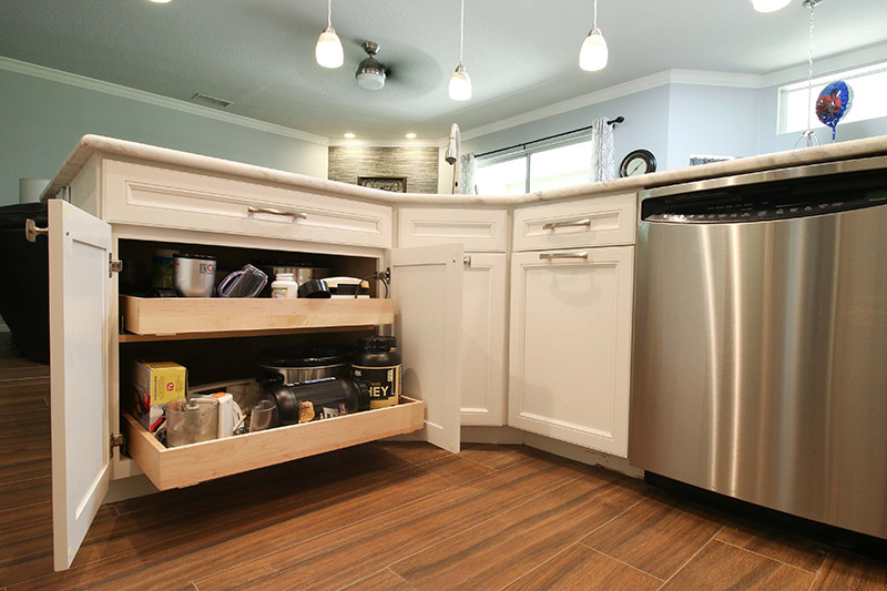 استفاده بهینه از فضای داخل کابینت در آشپزخانه‌های کوچک