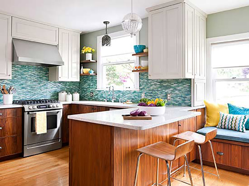 بهترین رنگ برای آشپزخانه کوچک | آشپزخانه فیروزه‌ای، سبز کمرنگ و زرد
