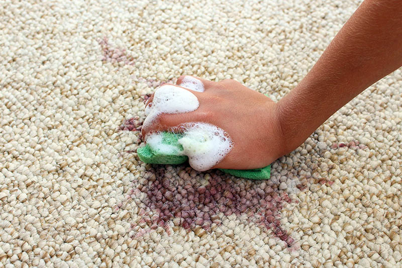 چگونگی تمیز کردن فرش و قالی با شامپو فرش
