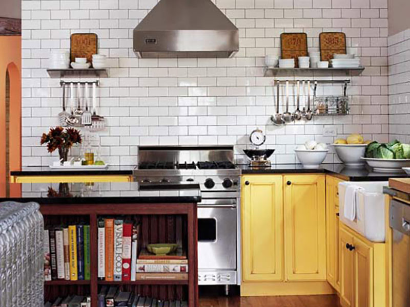 آشپزخانه سیاه، سفید و زرد | انتخاب بهترین ترکیب رنگ دکوراسیون آشپزخانه کوچک
