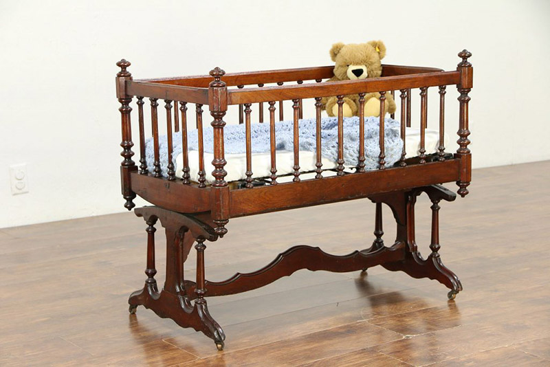 ایده ساخت گهواره چوبی نوزاد و تخت خواب کودک